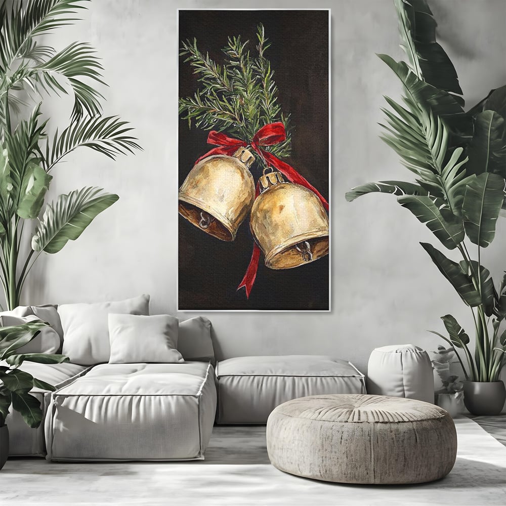 Tablou canvas cu tablou canvas cu clopotei de craciun, in rama de aluminiu argintiu, pe perete intr-un living